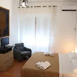 La Casa Del Maggiore, Tra Mare E Centro Apartment *