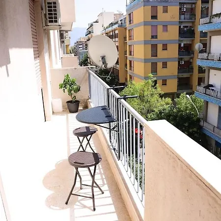 La Casa Del Maggiore, Tra Mare E Centro